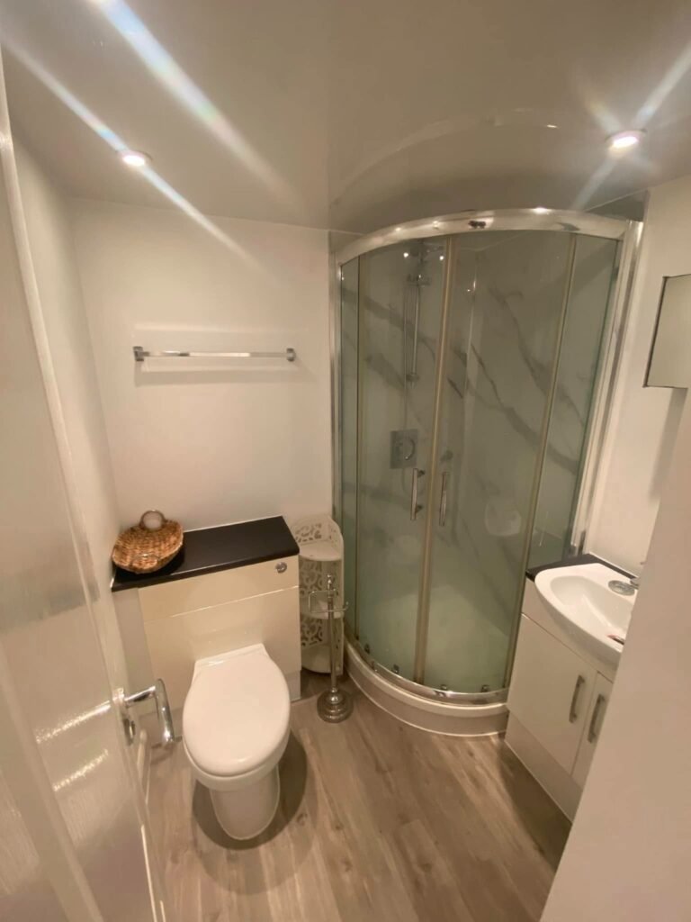 WhatsApp Image 2025-11-13 at 21.58.18 (2)