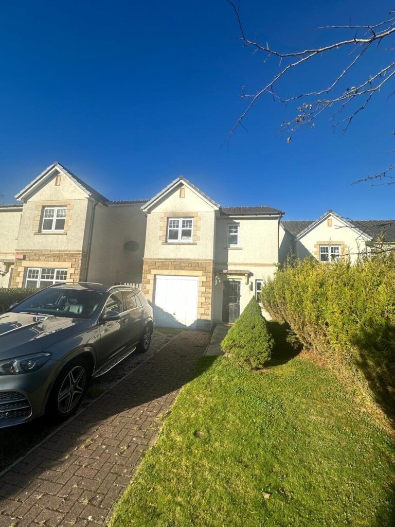 WhatsApp Image 2025-11-13 at 22.03.38