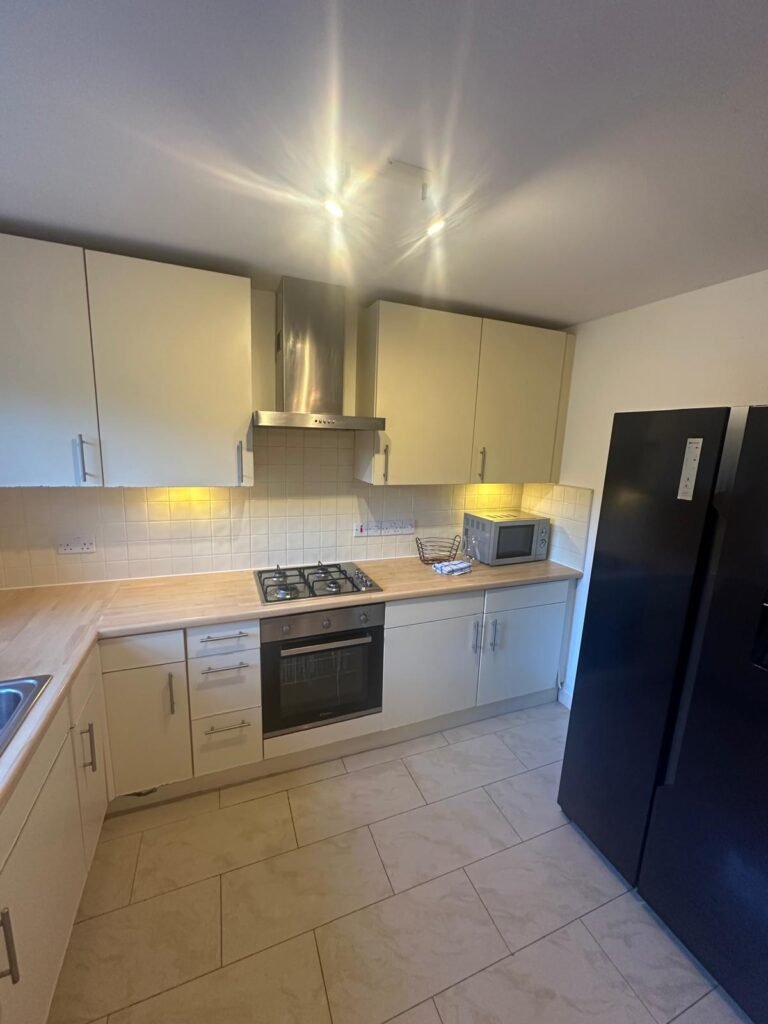 WhatsApp Image 2025-11-13 at 22.03.42 (1)