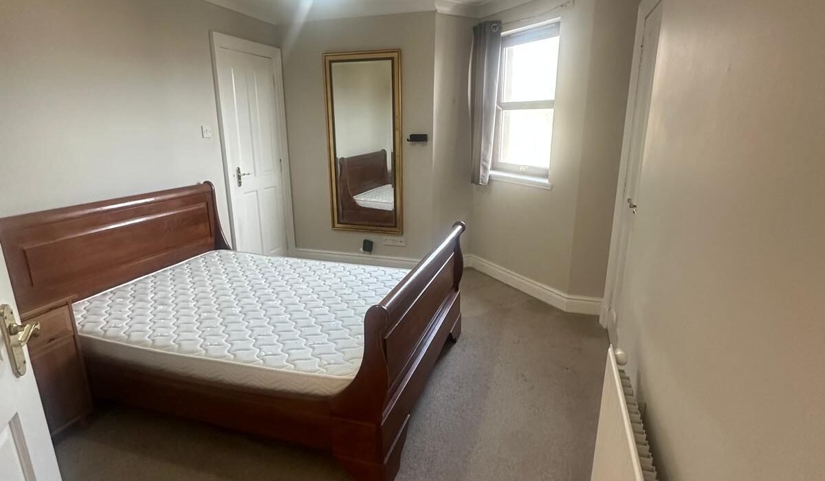 2-Bed Flat with Ensuite — Deemount Terrace, Ferryhill, AB11