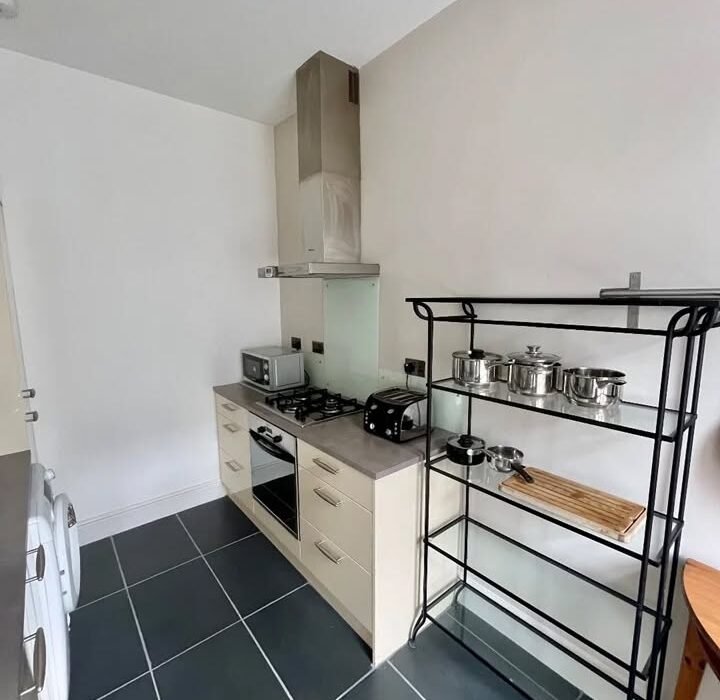 1-Bed Flat — Hollybank Place, Aberdeen, AB11