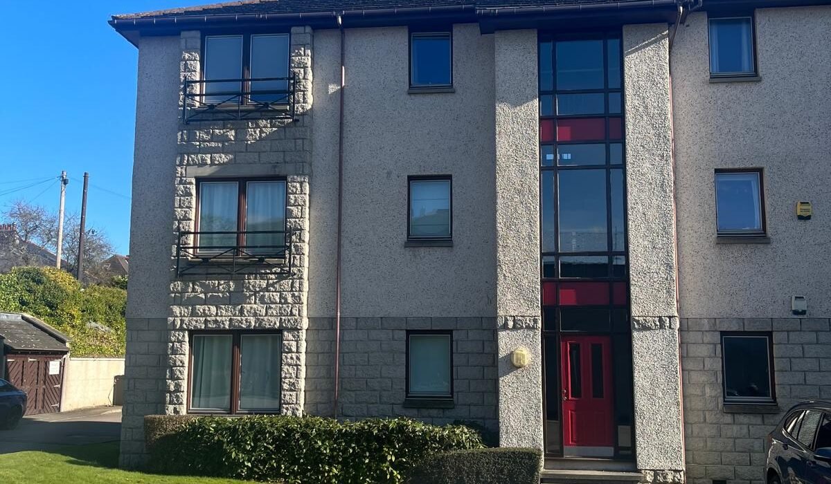2-Bed Flat — Sunnybank Road, Aberdeen, AB24